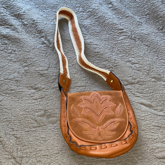 Sam Edelman Leather Emma Wide Crochet Strap Crossbody Shoulder Bag - Picture 1 of 12